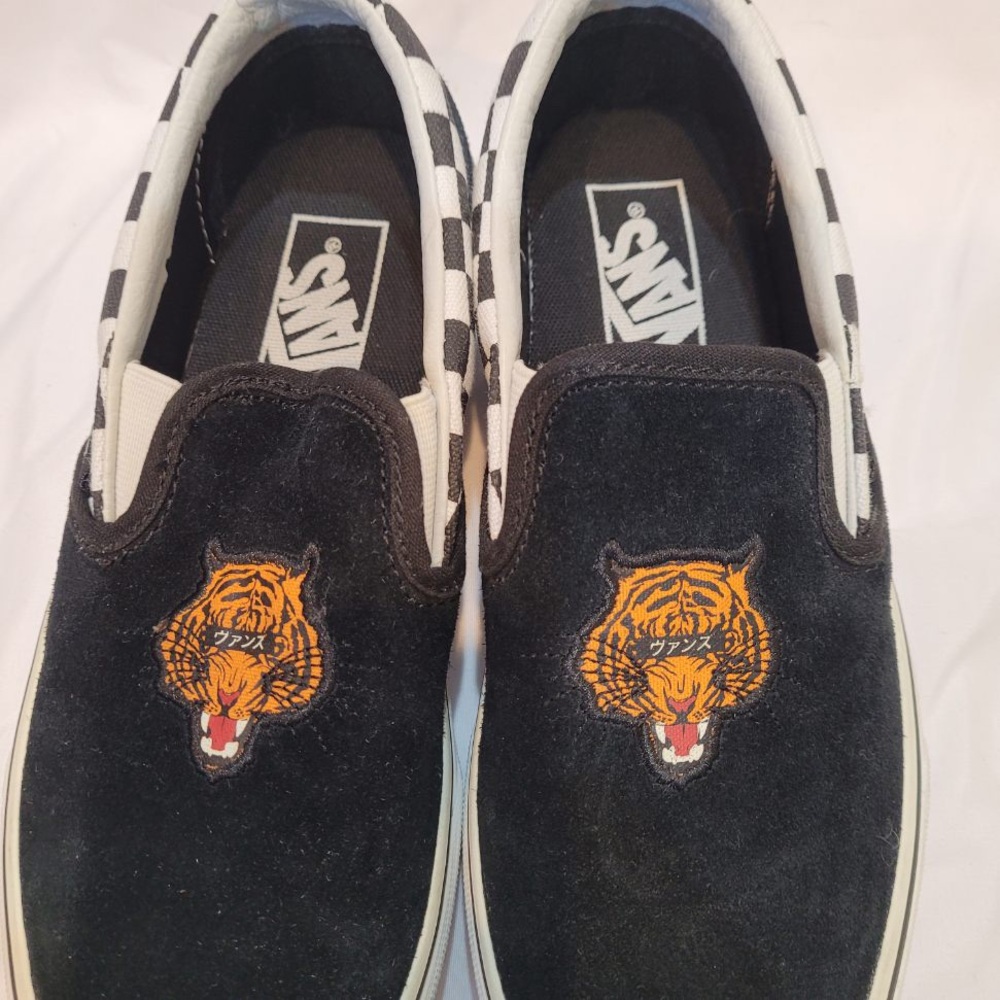 Vans Boys Sneaker Black and White Size 5